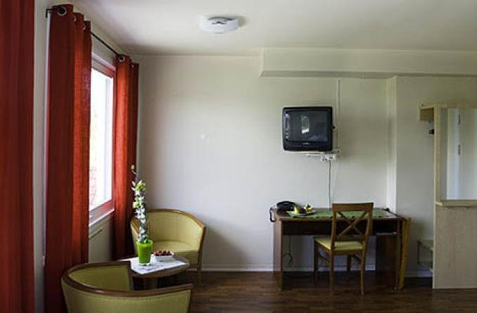 Bomlo Hotell Szoba fotó